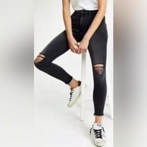 MOTHER The Looker Ankle Fray Guilty As Sin Black Wash Distressed Jeans - Size 24